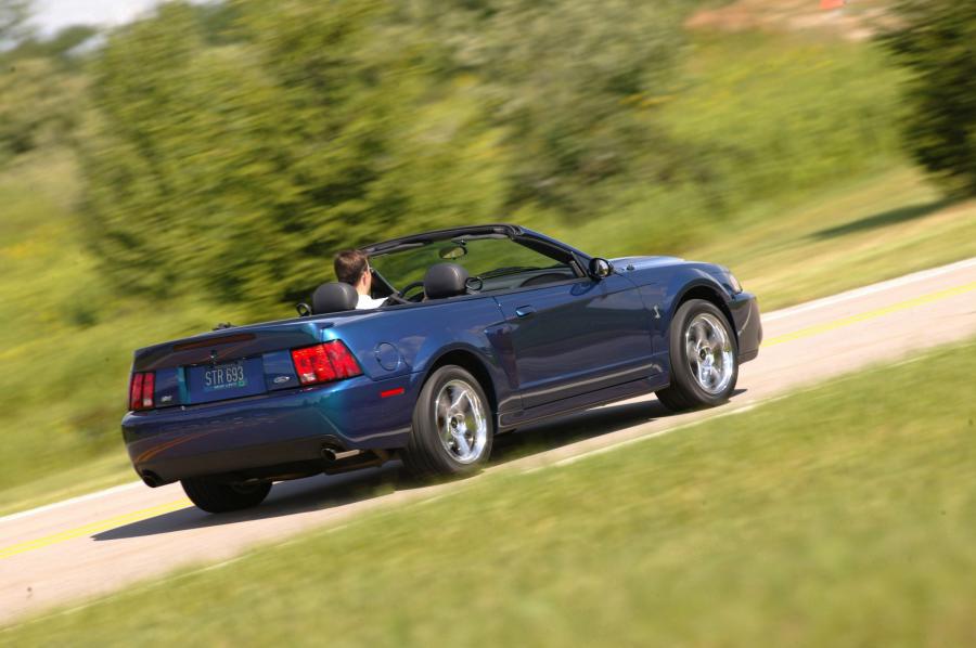  Ford Mustang SVT Cobra Convertible 2002 года  (фото 45 из 103)